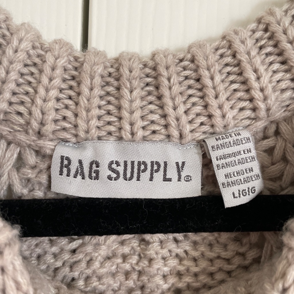 Gray sweater - Picture 2 of 3